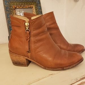 Ankle boots